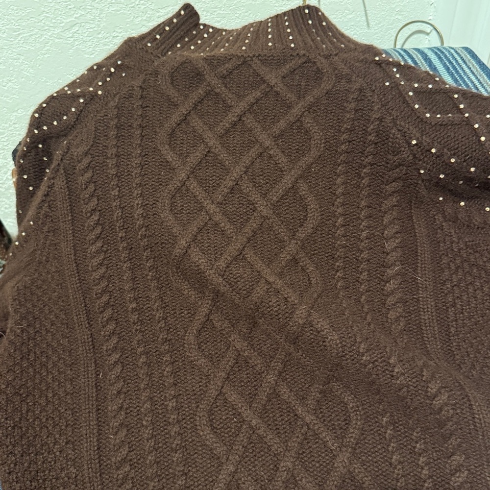 Double D Ranch
Wool and cashmere maroon sweater with tiny sequins 
Double D - Picture 4 of 4